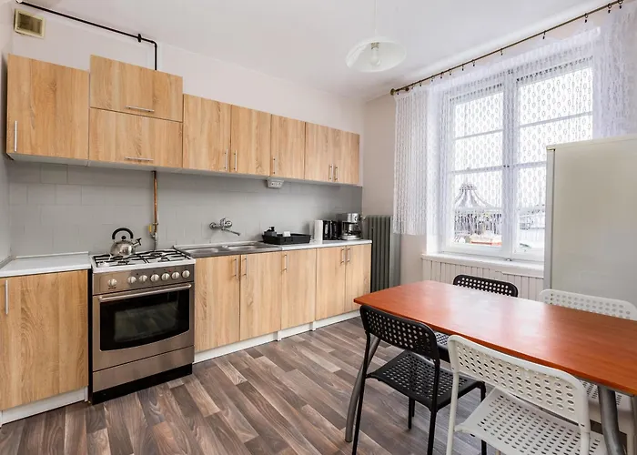 Targ Rybny Standard By Bookinghost