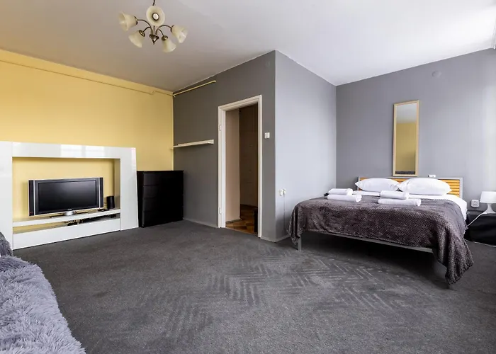 Targ Rybny Standard By Bookinghost